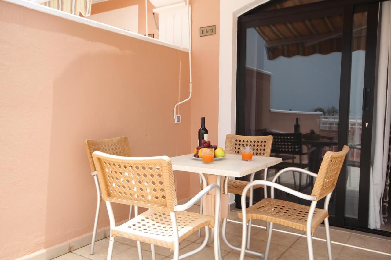 Apartment With Terrace On The Seafront In Playa Fanabe アデヘ エクステリア 写真
